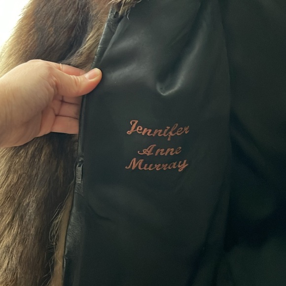 High Quality Vintage Women's Raccoon Ladies' Long Fur Coat - Size Small - Picture 7 of 17